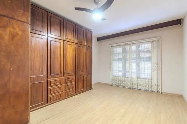 Imagem Casa com 04 quartos no Bairro : Partenon em Porto Alegre/RS