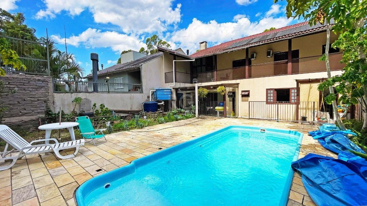 Imagem Casa 4 Suítes e 6 vagas de garagem no bairro Jardim Itu