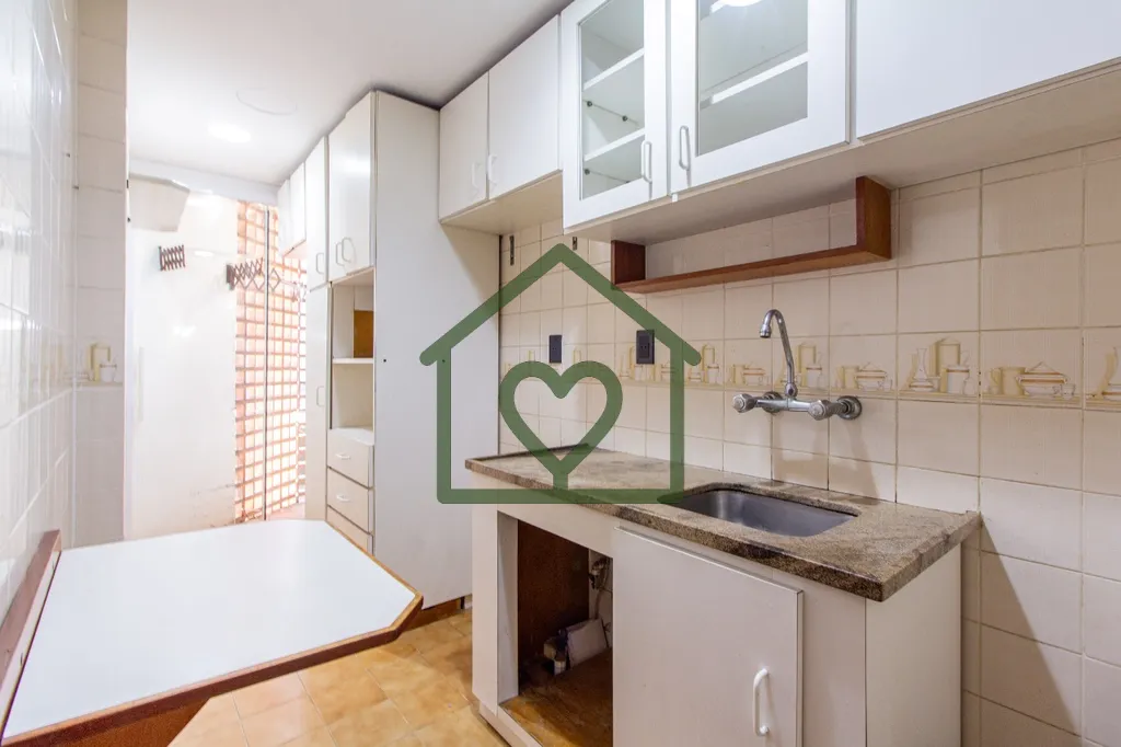 Imagem Ótima oportunidade de negócio! Apartamento de 1 dormitório com garagem no bairro Petrópolis! Des...