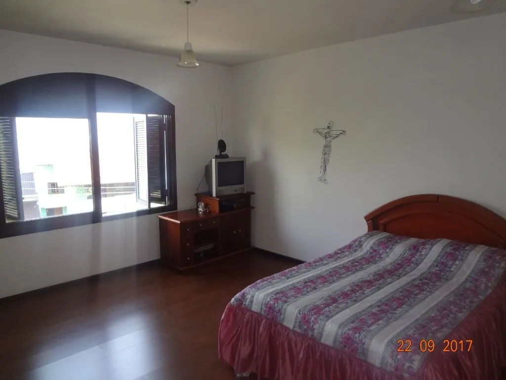 Imagem Casa para Venda - 365m², 4 dormitórios, sendo 2 suites, 6 vagas - Nonoai