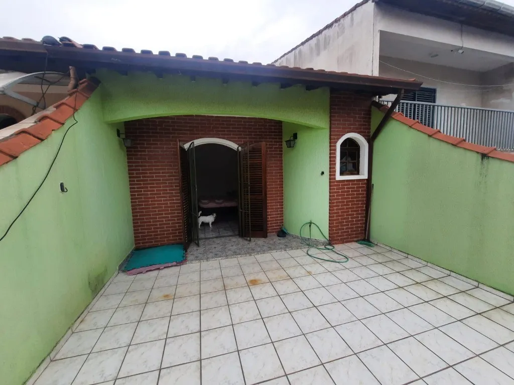 Imagem Sobrado à venda em Santo André-SP, bairro Jardim Las Vegas, 3 quartos, 1 suíte, 3 banheiros, 2 vagas de garagem, 185m².