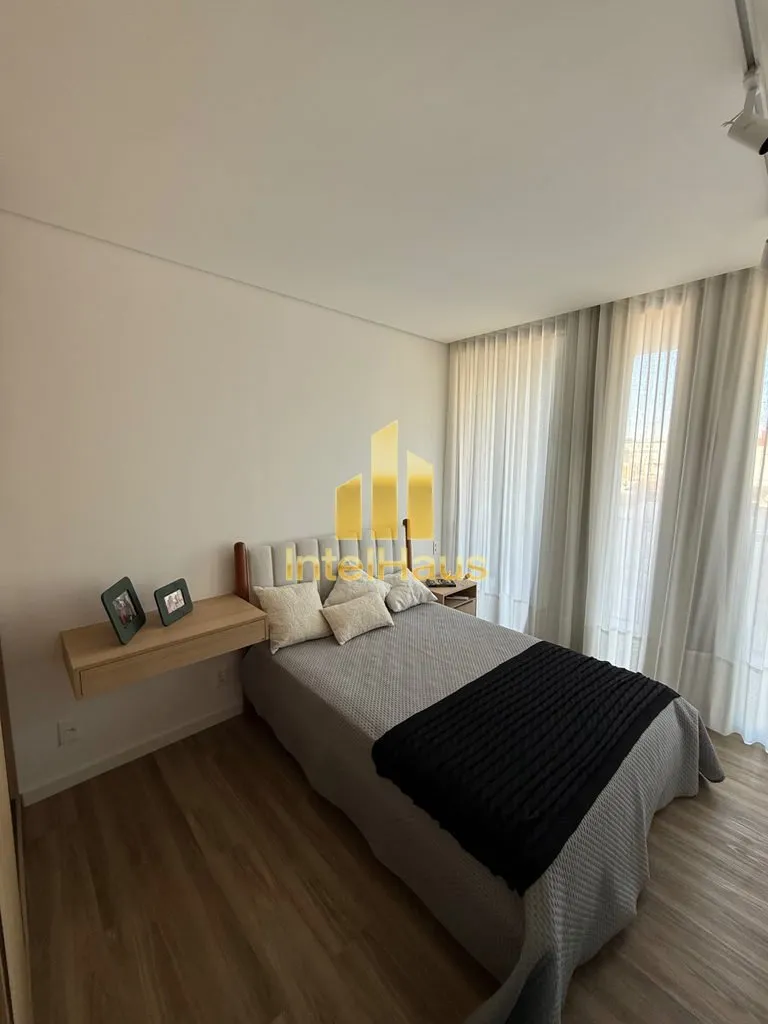 Imagem Apartamento à venda no Batel, em localização privilegiada na Avenida Vicente Machado, próximo a ...
