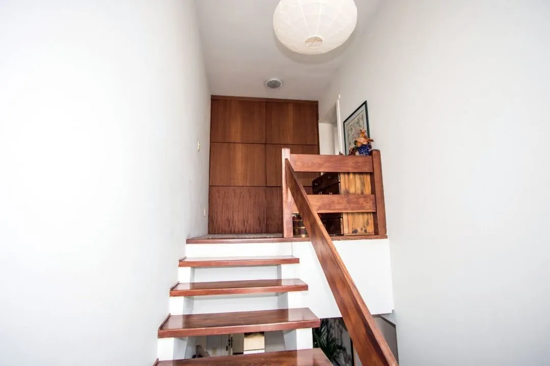 Imagem Casa para Venda - 489m², 4 dormitórios, sendo 2 suites, 3 vagas - Cristal