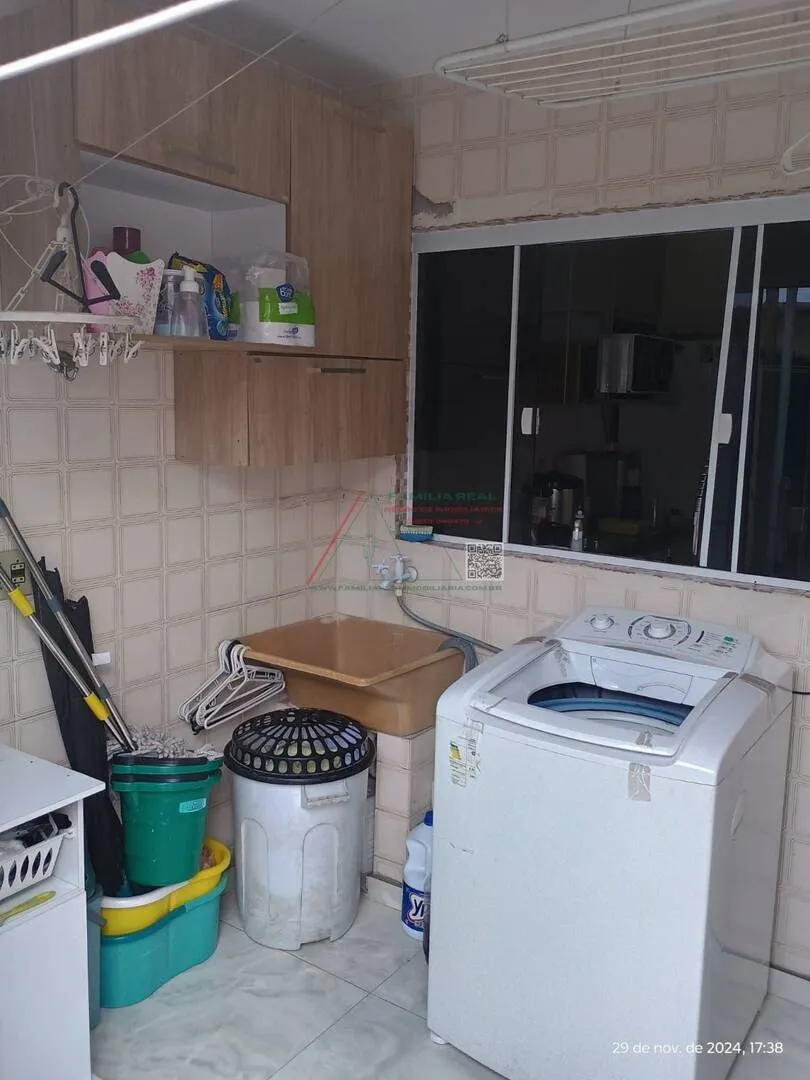 Imagem Sobrado à Venda, no jardim Itapemirim, Centro de Itaquera, com 03 Dormitórios, 01 Vaga de Garagem. com Edícula e quintal nos fundos.