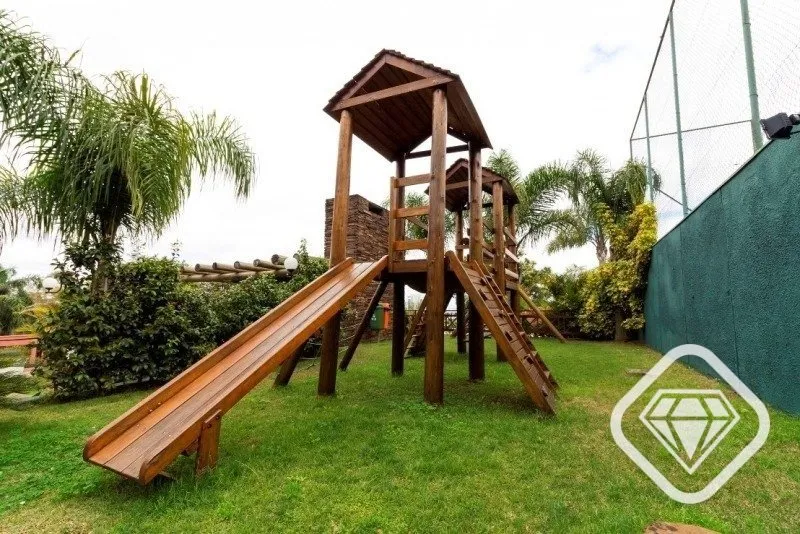 Imagem Casa em condomínio fechado à venda.

Ampla metragem, alto padrão construtivo e vista privilegiada...