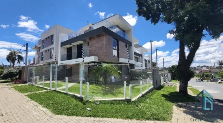 Imagem Sobrado alto padrão de esquina, com ático e terraço, 03 suítes, no Boa Vista em Curitiba PR