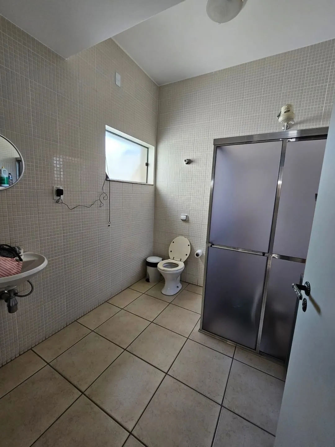 Imagem Comercial à venda e locação 5 Quartos, 2 Suites, 4 Vagas, 393.74M², Chácara Selles, Guaratinguetá - SP