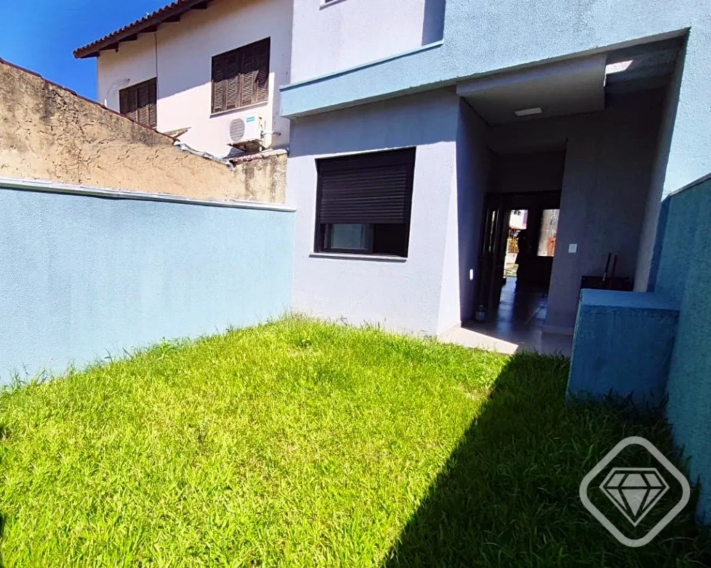 Imagem Casa nova, mobiliada e pronta para morar, em frente a uma linda praça na Zona Sul.

Ao entrar, o li...