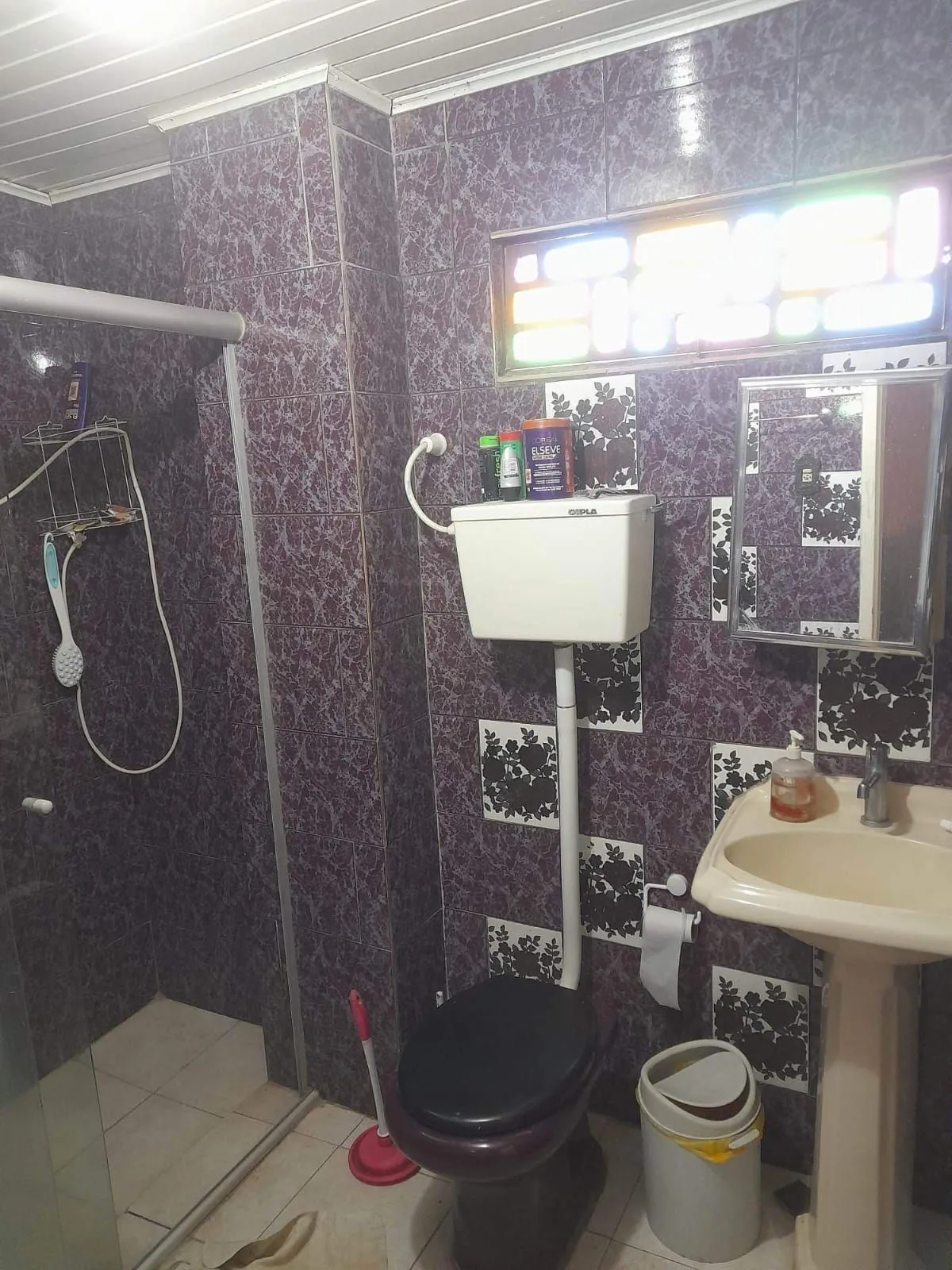 Imagem Casa à venda com piscina no bairro Glória, Zona Sul de Porto Alegre - 207m² construídos, pátio amplo e excelente potencial residencial