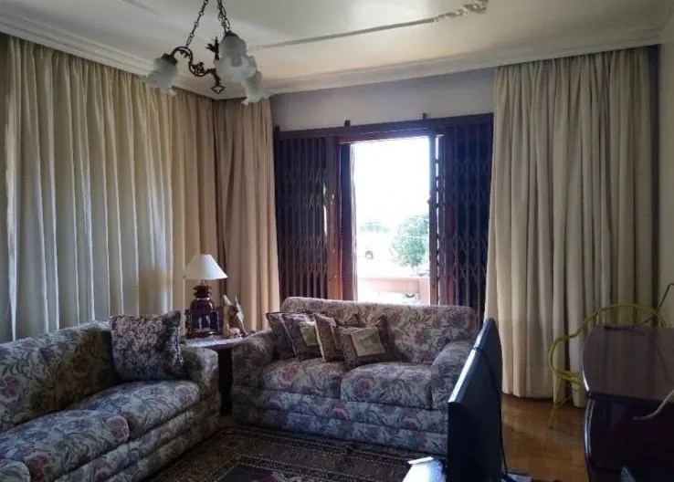 Imagem Casa Ampla no Jardim Carvalho com 4 dormitórios