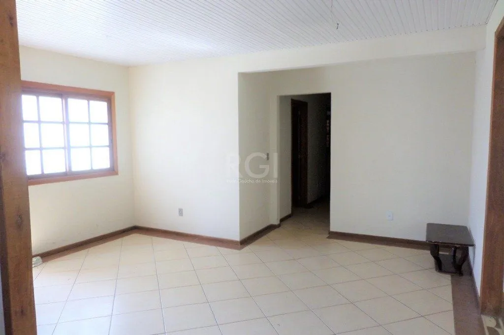 Imagem Casa na Hípica com 3 dormitórios e 2 vagas