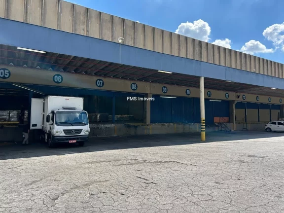 Imagem Galpão para Locação em Barueri - SP com 5.895m² de área total.