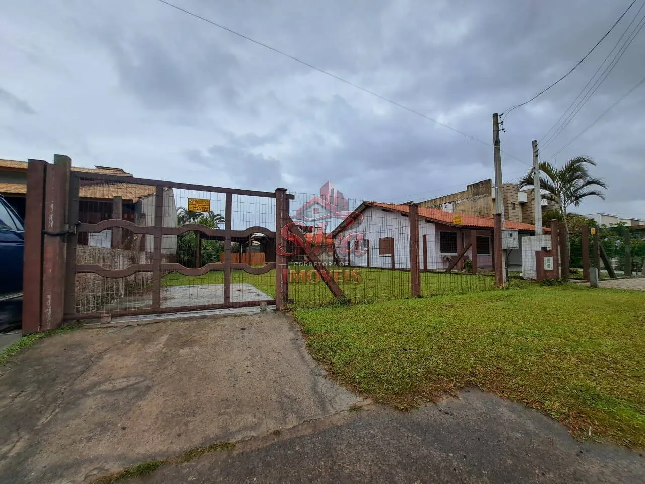 Imagem Terreno 360m² com piscina no Centro de Imbé