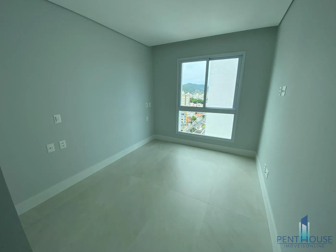 Imagem Apartamento Zona Central para Venda em Balneário Camboriú, CENTRO, 4 dormitórios, 2 suítes, 3 banheiros, 2 vagas