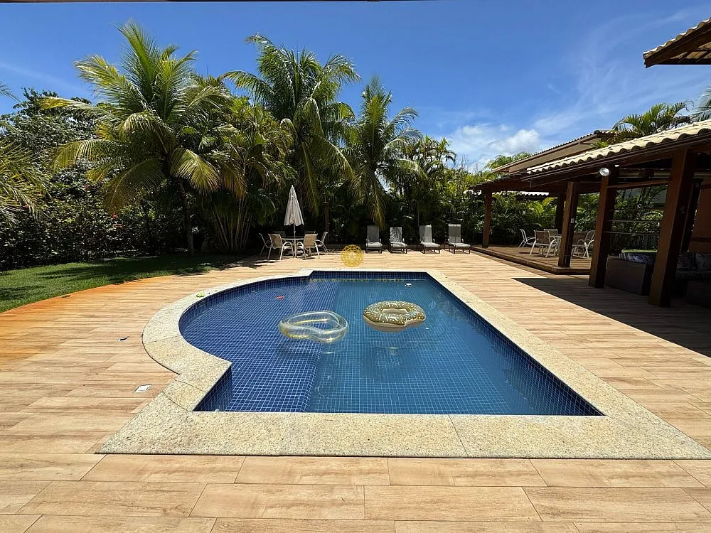 Imagem Casa 4 suítes no Condomínio Casas da Praia do Forte-BA