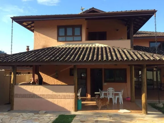 Imagem Linda casa em condomínio Fechado - Bairro Horto