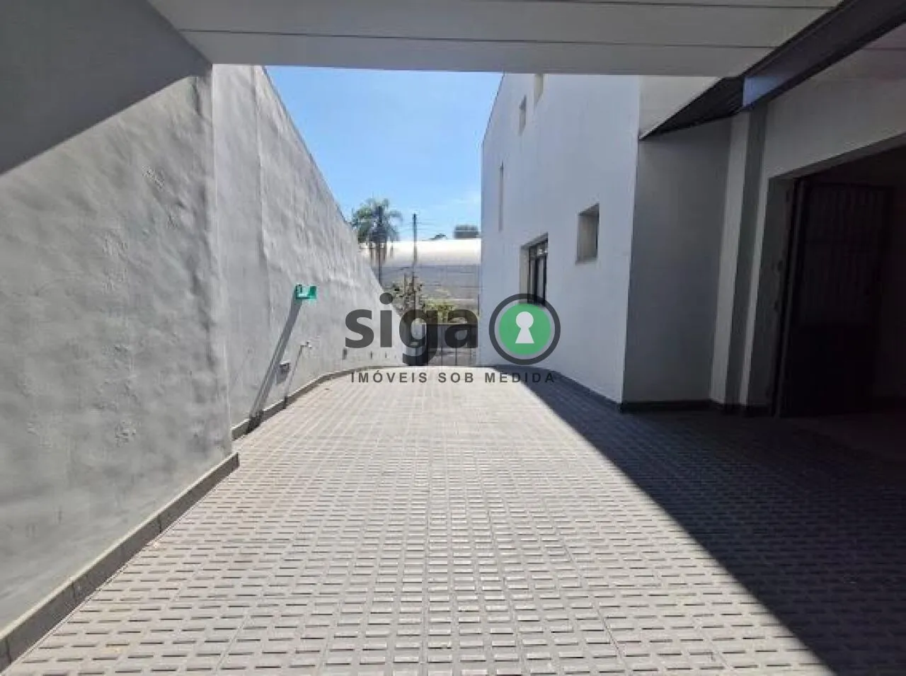 Imagem Casa Assobradada no Pacaembu, para locação Comercial ou venda com 10 salas, 11 vagas, reformada.