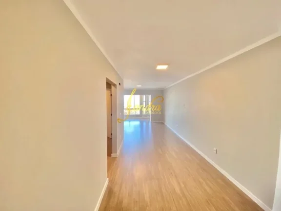 Imagem Apartamento com três dormitorios com box e reformado