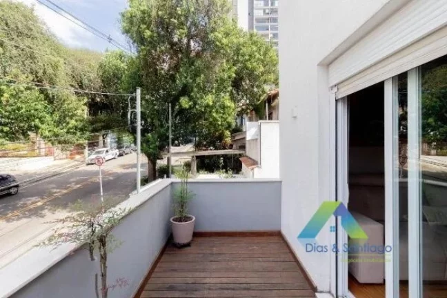 Imagem Sobrado com 3 Quartos e 3 banheiros à Venda, 196 m² por R$ 2.180.000