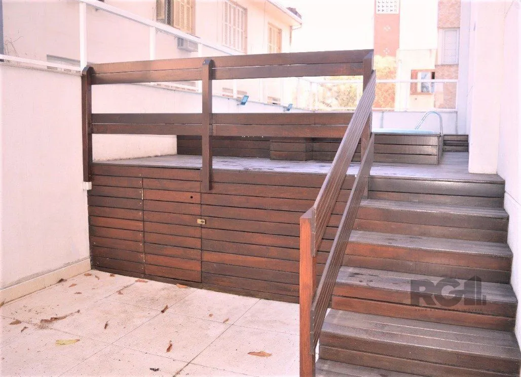Imagem Excelente apartamento 2 dorm. sendo 1 suite, com terraço, churrasqueira, semimobiliado - 1 vaga dupla - Bairro Cidade Baixa