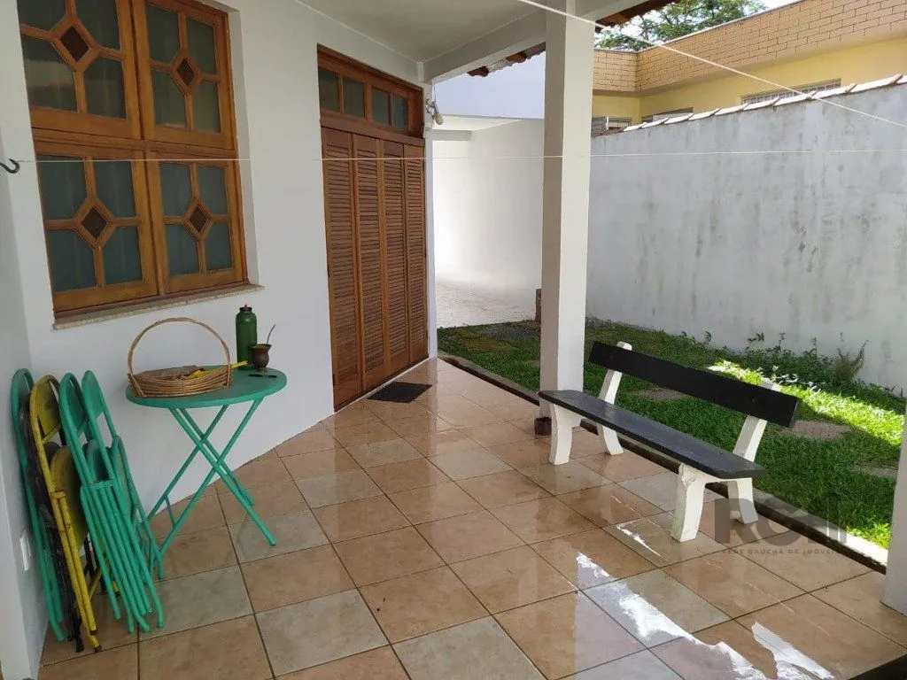 Imagem Casa 234m² - 3 dormitórios, 1 suíte e vaga para 6 carros no Jardim São Pedro