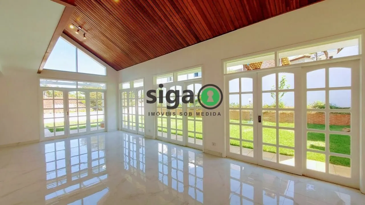 Foto do imóvel Casa Reformada à Venda ? 300m², Terreno Amplo, Acabamento de Alto Padrão e Localização Privilegiada