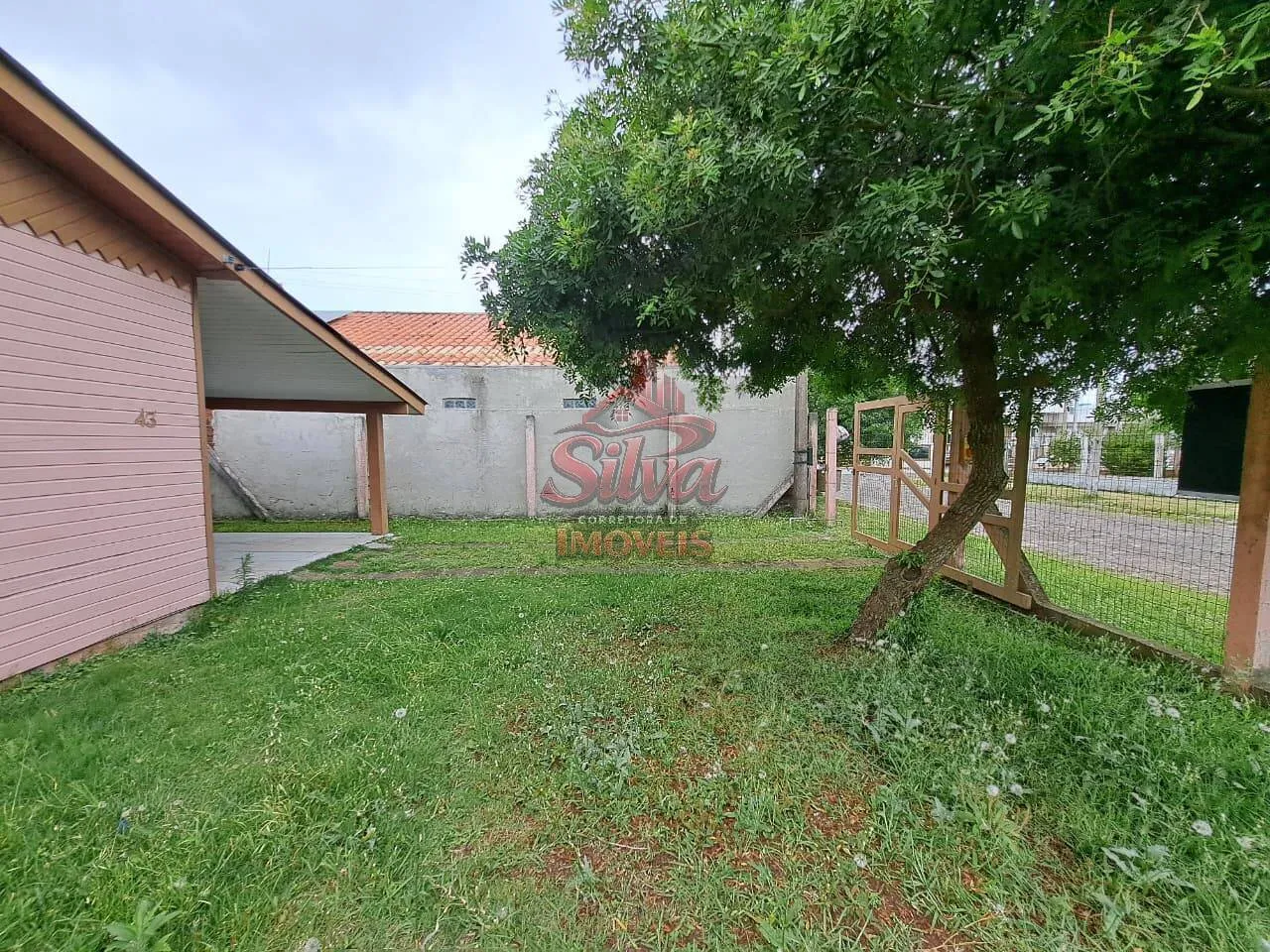 Imagem Casa 3 dormitórios com pátio cercado em Presidente