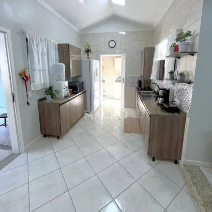 Imagem Sobrado com Piscina | Jaraguá Esquerdo | 3 quartos (1 suíte) | 170m²