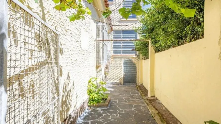 Imagem Casa Ampla com Pátio e Excelente Localização no Petrópolis