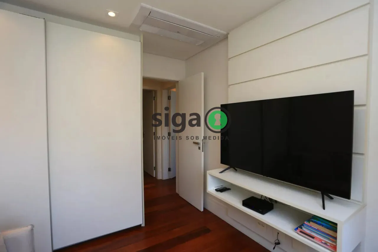 Imagem Apartamento de 223 metros com 3 quartos e 4 vagas