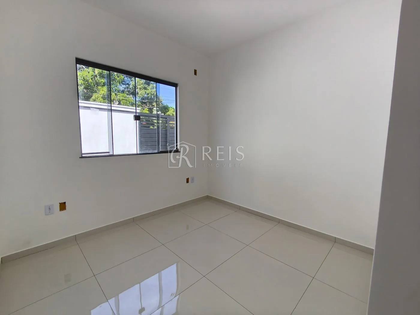 Imagem Casa para Venda em Rio das Ostras, Chácara Mariléa, 3 dormitórios, 1 suíte, 2 banheiros, 2 vagas