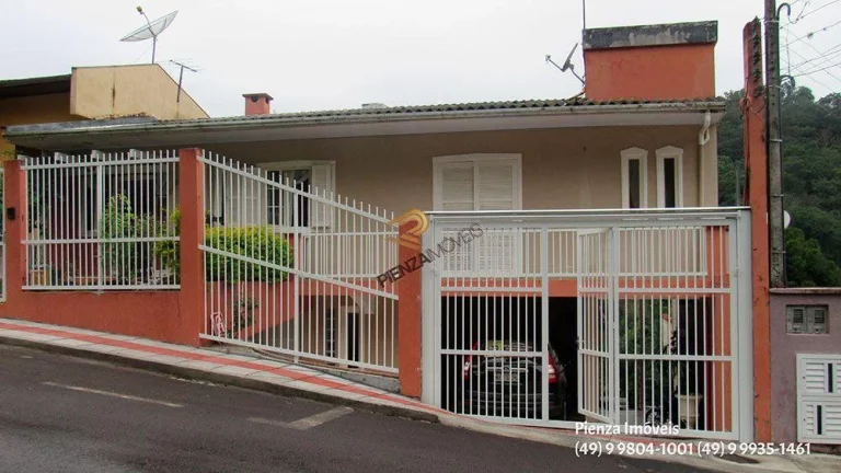 Foto do imóvel Casa para Venda em Concórdia, Jardim, 3 dormitórios em Das Hortênsias