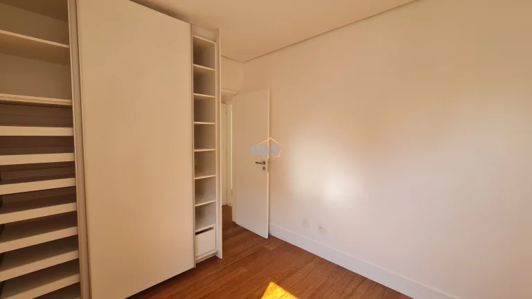 Imagem Vende lindo apartamento de 137m² com 3 suítes e 3 vagas na Vila Suzana