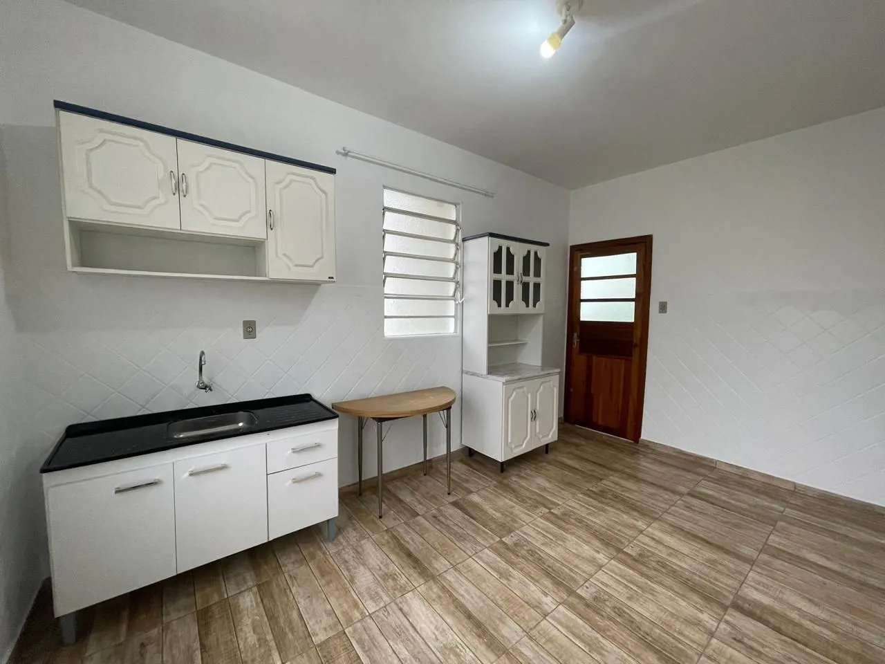 Imagem Terreno amplo com 690m², com duas casas construídas para moradia ou investyirdores!!