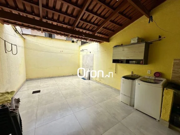 Imagem Sobrado com 2 dormitórios à venda, 64 m² por R$ 315.000,00 - Cidade Satélite São Luiz - Aparecida de Goiânia/GO
