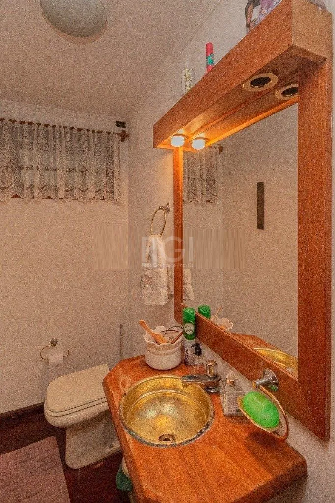 Imagem Casa para Venda - 300m², 3 dormitórios, sendo 1 suites, 4 vagas - Chácara das Pedras