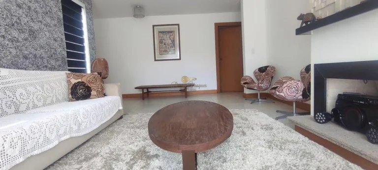Imagem Casa em Condomínio para Venda em Teresópolis / RJ no bairro Prata