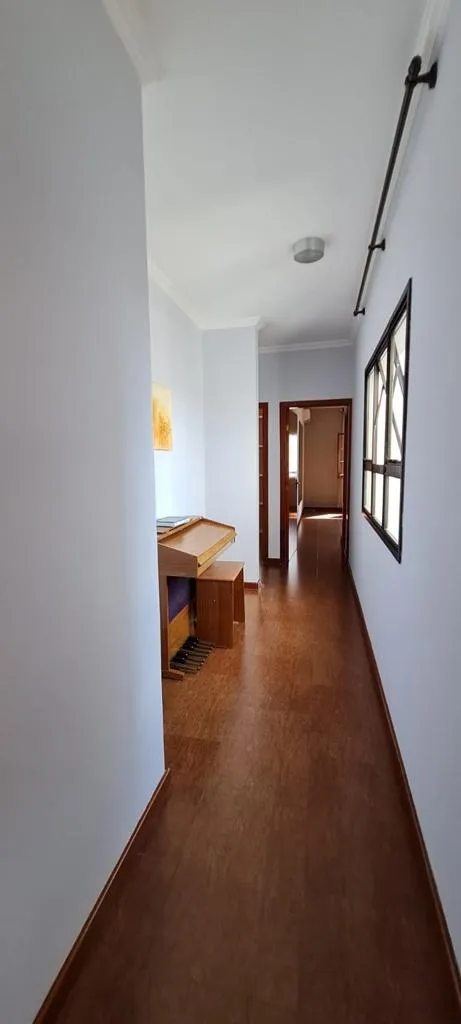 Imagem Casa Sobrado Mobiliada, com Salão Comercial de 70m² com estrutura para Restaurante/Pizzaria