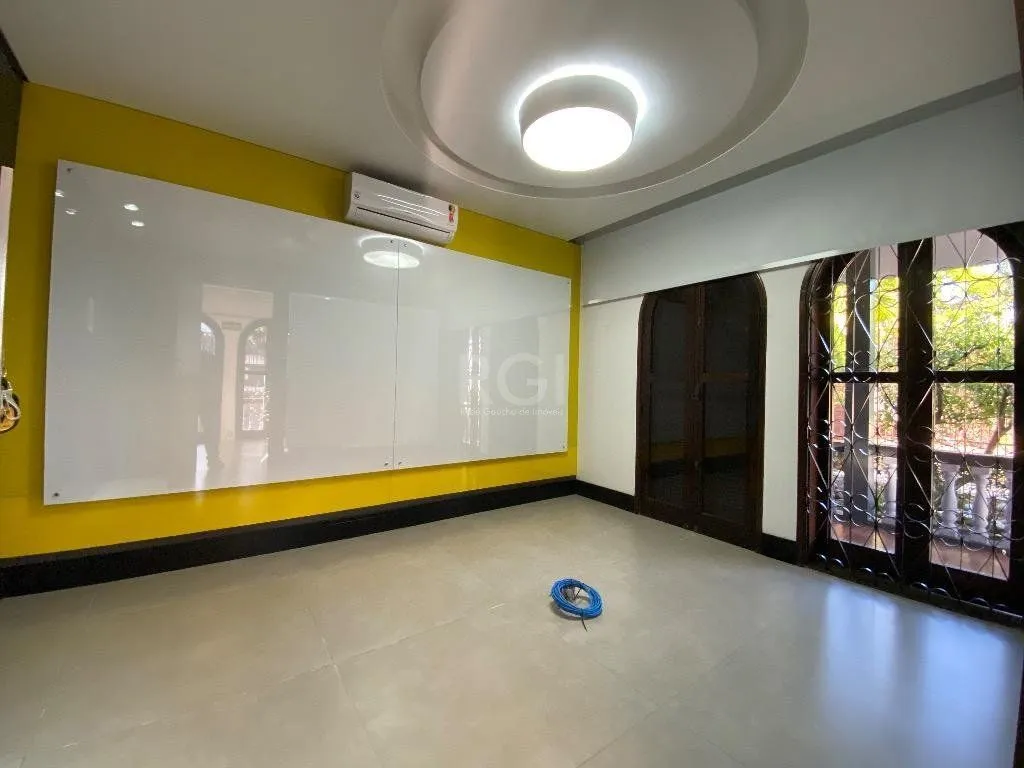 Imagem Excelente Casa Comercial Reformada Para comprar - Partenon - Porto Alegre/RS