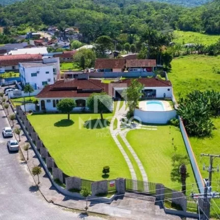 Foto do imóvel Casa | Centro (Schroeder) | 4 quartos (2 suítes) | 271m²