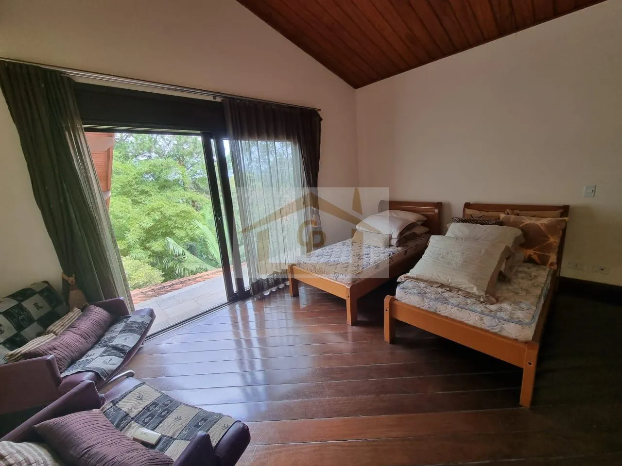 Imagem Conforto, segurança e natureza!!! Casa com 3 suítes , 4 vagas - *Granja Viana