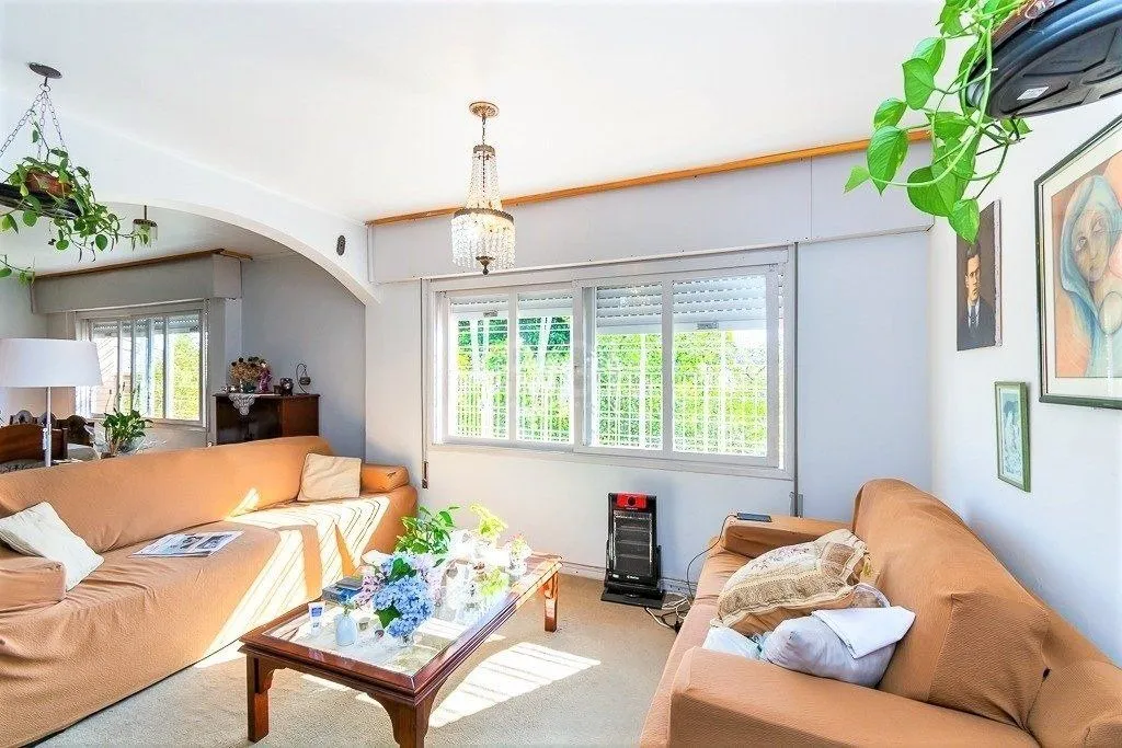 Imagem Casa de 424m² no Bairro Chácara Das Pedras