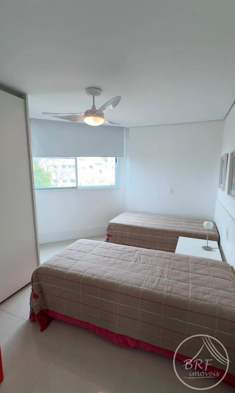 Imagem Apto. Alto Padrão em Coqueiros, Frente Mar com 4 Suítes e 300m² Privativos