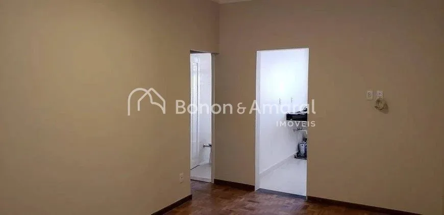 Imagem Casa com 4 Quartos e 2 banheiros à Venda, 242 m² por R$ 725.000