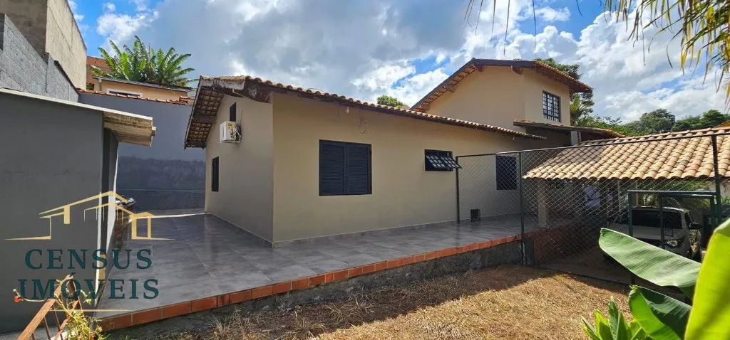 Foto do imóvel: Casa à venda em Vinhedo-SP, no bairro Altos do Morumbi: 3 quartos, 1 suíte, 3 salas, 4 banheiros, 6 vagas, 224 m². Confira agora! em Altos do Morumbi