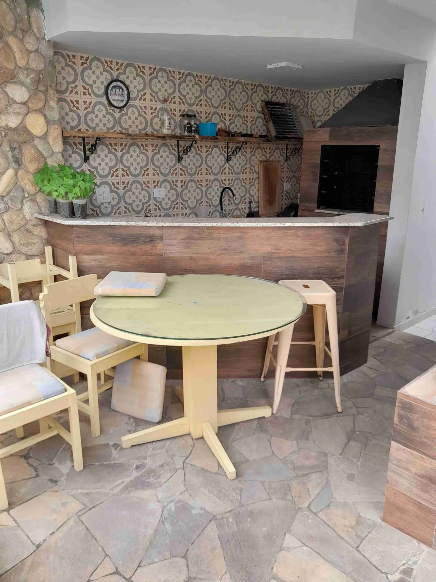 Imagem Excelente casa com piscina no conceituado bairro Vila Bourguese