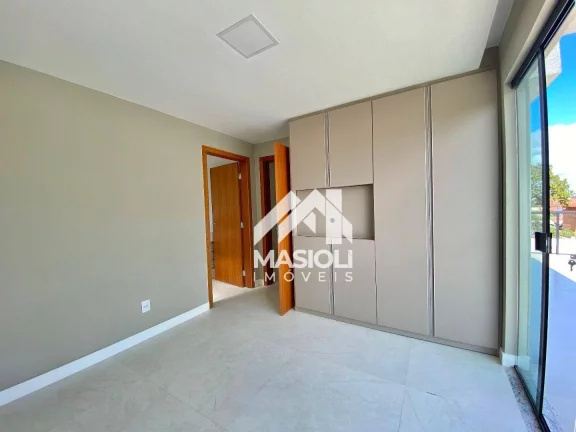 Imagem Casa novinha com 4 suítes