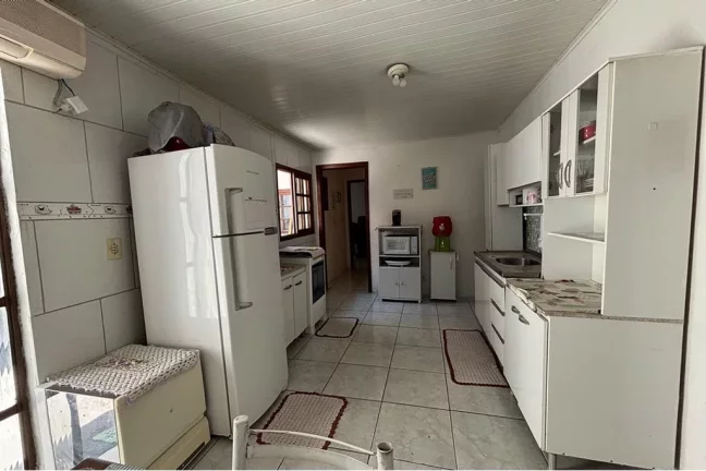 Imagem Casa para venda no bairro Guajuviras em Canoas