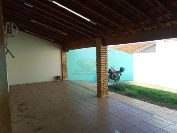 Imagem VENDO CASAS PARA PONTO COMERCIAL EM LOCALIZAÇÃO ESTRATÉGICA