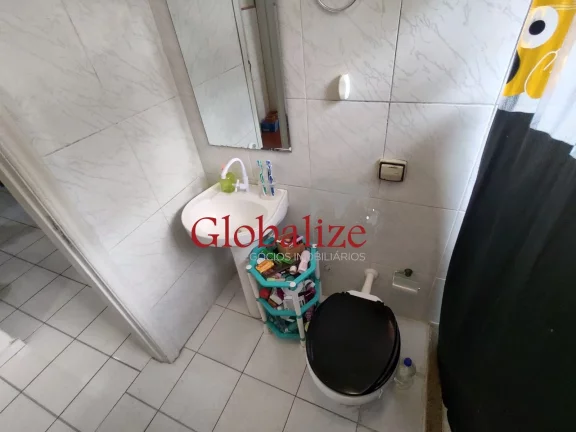 Imagem Lindíssimo apartamento de 2 dormitórios com garagem coletiva e bicicletário no coração do Gonzaga em Santos São Paulo por R$.350.000,00 !